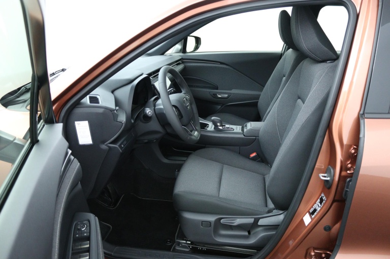 Lexus LBX - Business Line 2WD  16