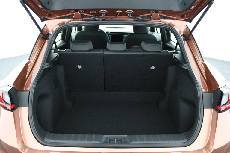 Lexus LBX - Business Line 2WD  22