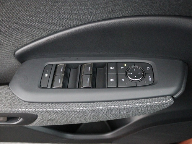 Lexus LBX - Business Line 2WD 