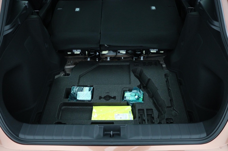 Lexus LBX - Business Line 2WD  32