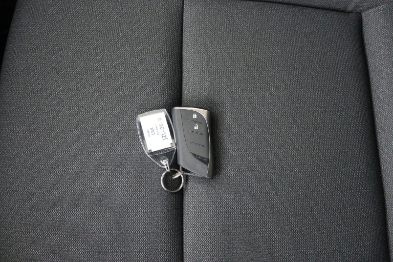 Lexus LBX - Business Line 2WD  9