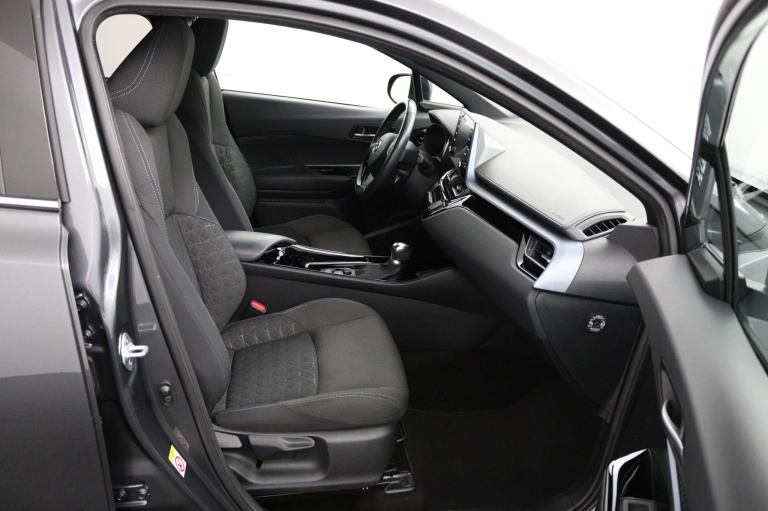 Toyota C-HR - 2.0 Hybrid First Edition 22