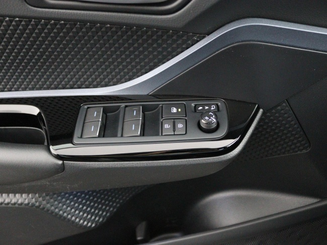 Toyota C-HR - 2.0 Hybrid First Edition