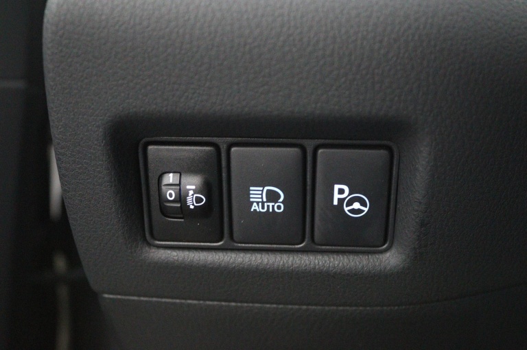 Toyota C-HR - 2.0 Hybrid First Edition 28