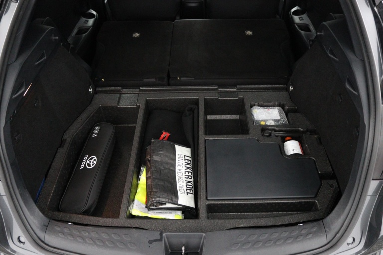 Toyota C-HR - 2.0 Hybrid First Edition 33