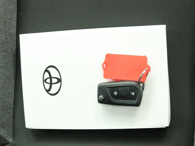 Toyota Aygo X - 1.0 VVT-i MT Play