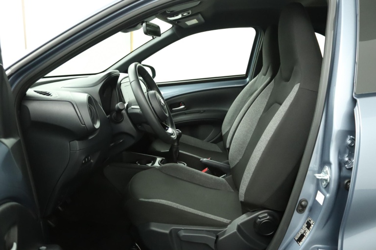 Toyota Aygo X - 1.0 VVT-i MT Play 17