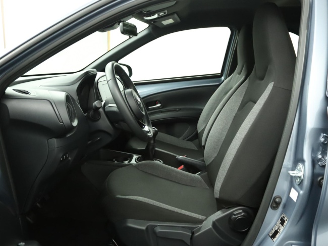 Toyota Aygo X - 1.0 VVT-i MT Play