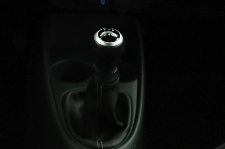 Toyota Aygo X - 1.0 VVT-i MT Play 27