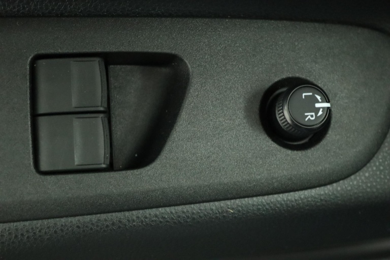 Toyota Aygo X - 1.0 VVT-i MT Play 28