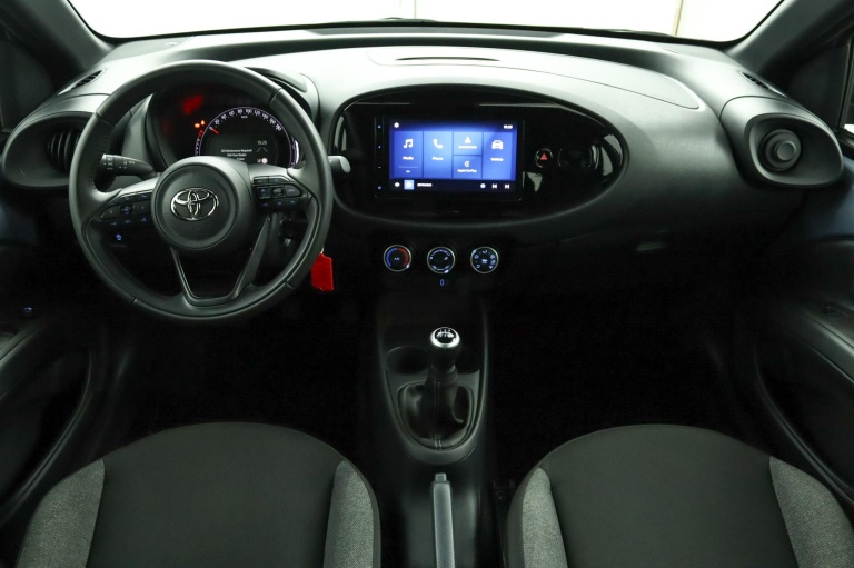 Toyota Aygo X - 1.0 VVT-i MT Play 4