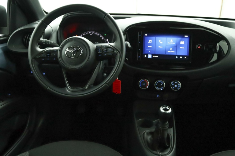 Toyota Aygo X - 1.0 VVT-i MT Play 57