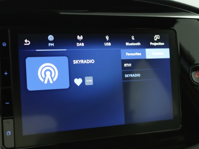 Toyota Aygo X - 1.0 VVT-i MT Play