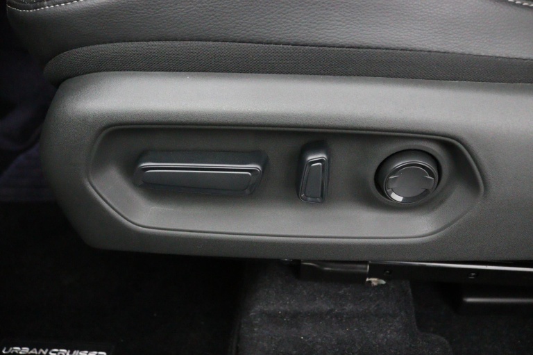 Toyota Urban Cruiser - Executive 61 kWh 12