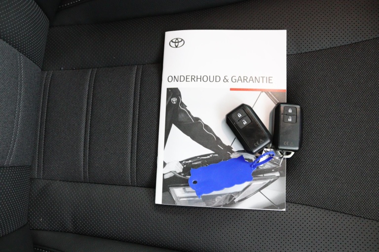 Toyota Urban Cruiser - Executive 61 kWh 32