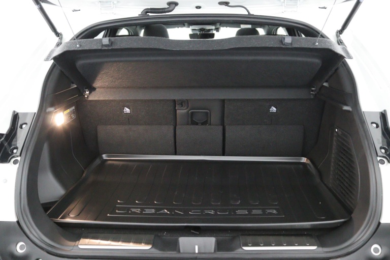 Toyota Urban Cruiser - Executive 61 kWh 33