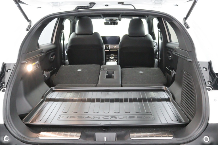 Toyota Urban Cruiser - Executive 61 kWh 35