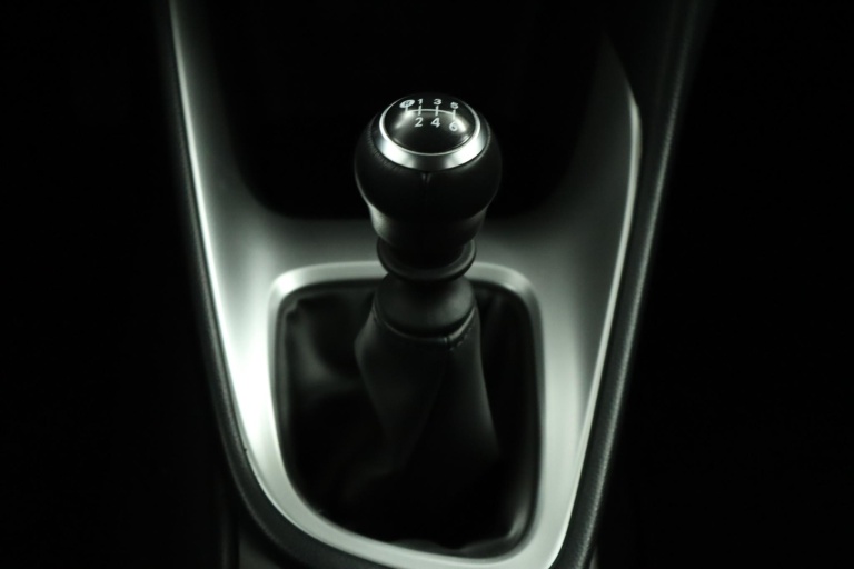 Toyota Yaris - 1.5 VVT-i Active 27