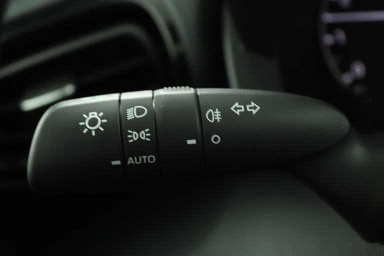 Toyota Yaris - 1.5 VVT-i Active 31