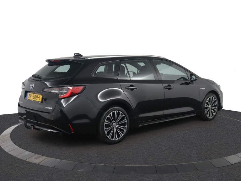 Toyota Corolla Touring Sports - 1.8 Hybrid First Edition 2