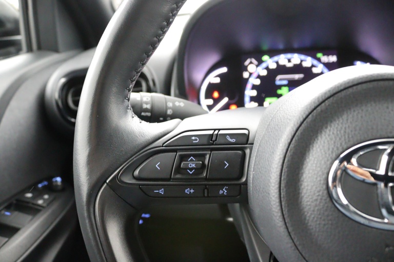 Toyota Yaris Cross - 1.5 Hybrid Adventure 18