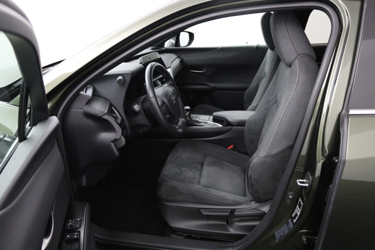 Lexus UX - 250h Business Line 17