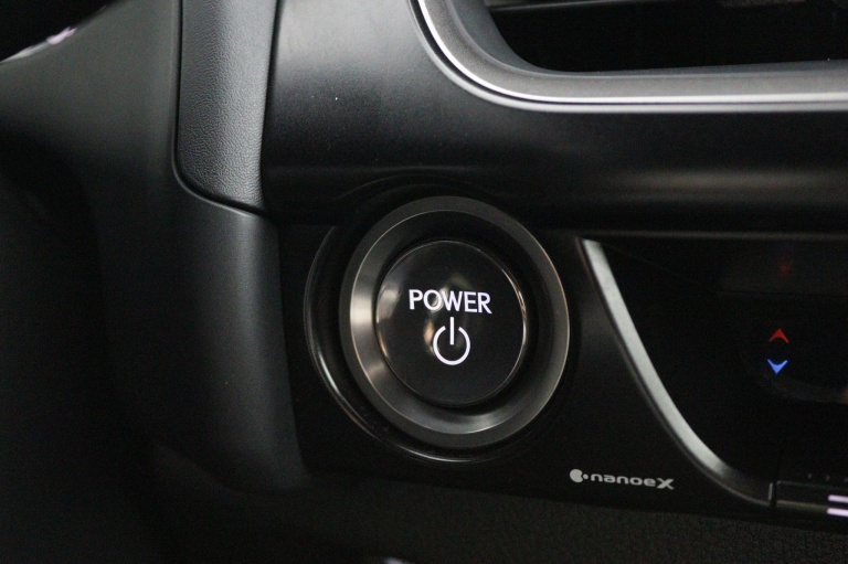 Lexus UX - 250h Business Line 40