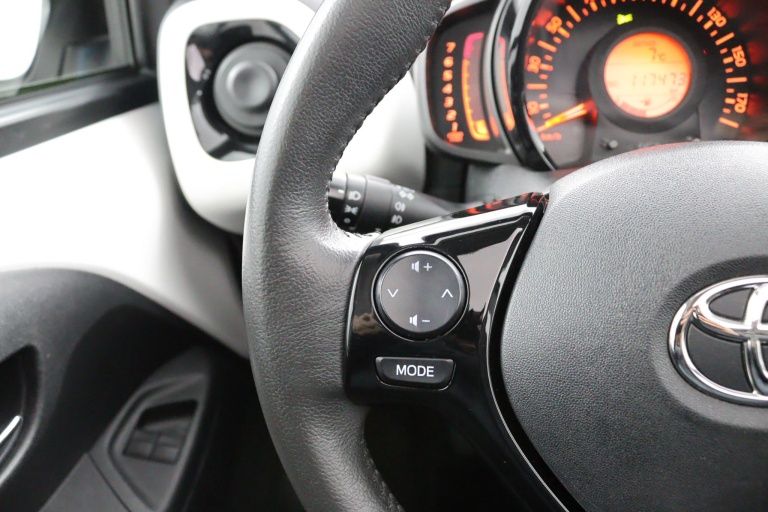 Toyota Aygo - 1.0 VVT-i x-wave 19