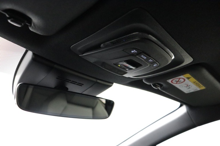 Toyota Corolla Cross - Hybrid 140 Dynamic 31