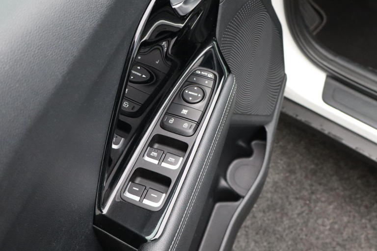 Kia Niro - 1.6 GDi Hybrid DynamicLine 25