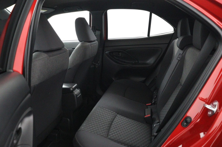 Toyota Yaris Cross - 1.5 Hybrid 115 Dynamic 17