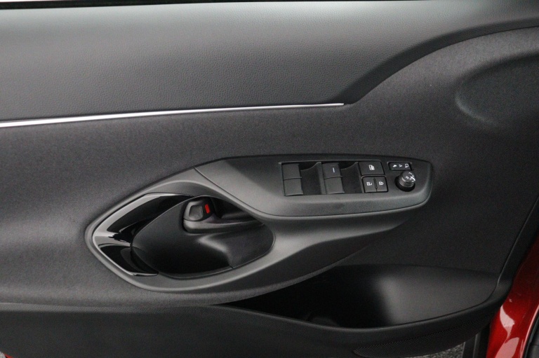 Toyota Yaris Cross - 1.5 Hybrid 115 Dynamic 28