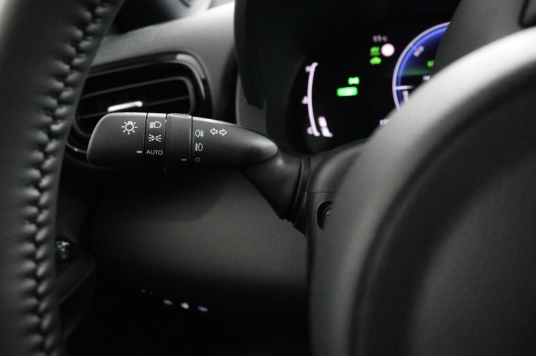 Toyota Yaris Cross - 1.5 Hybrid 115 Dynamic 30