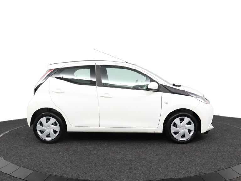 Toyota Aygo - 1.0 VVT-i x-play 12