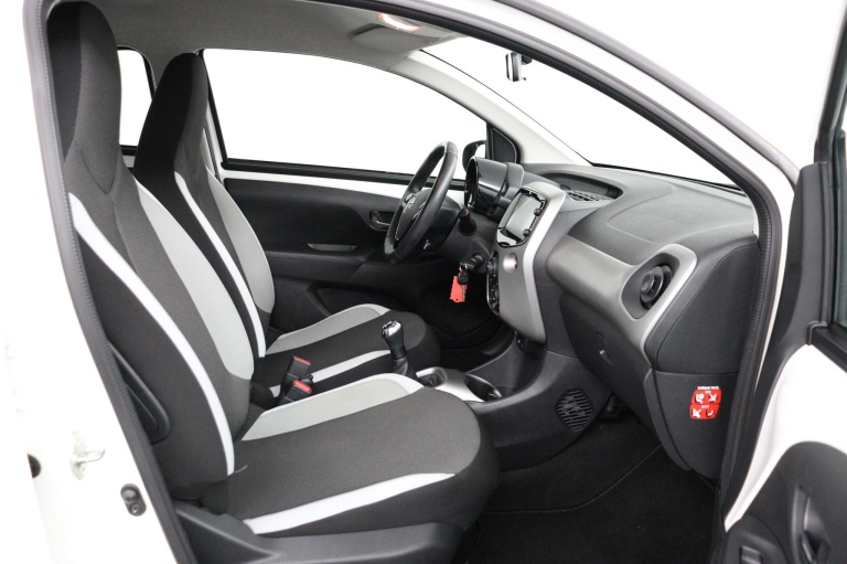 Toyota Aygo - 1.0 VVT-i x-play 18