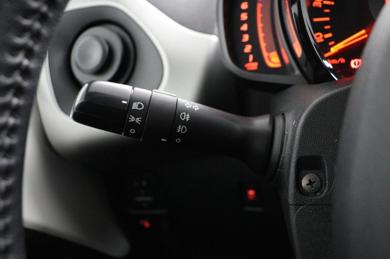 Toyota Aygo - 1.0 VVT-i x-play 28