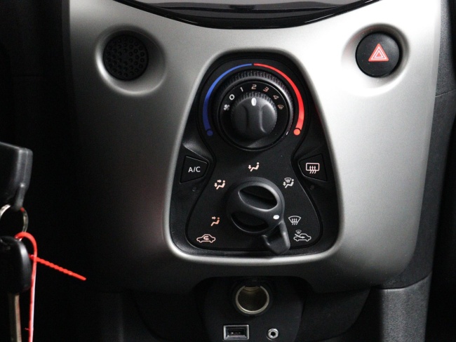 Toyota Aygo - 1.0 VVT-i x-play