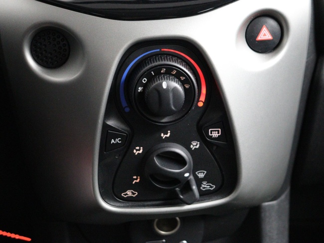 Toyota Aygo - 1.0 VVT-i x-play