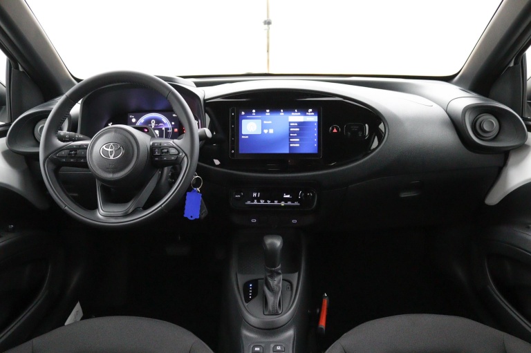 Toyota Aygo X - Hybrid 115 play 11