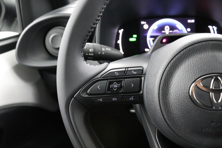 Toyota Aygo X - Hybrid 115 play 17