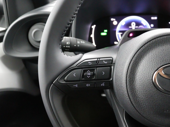 Toyota Aygo X - Hybrid 115 play