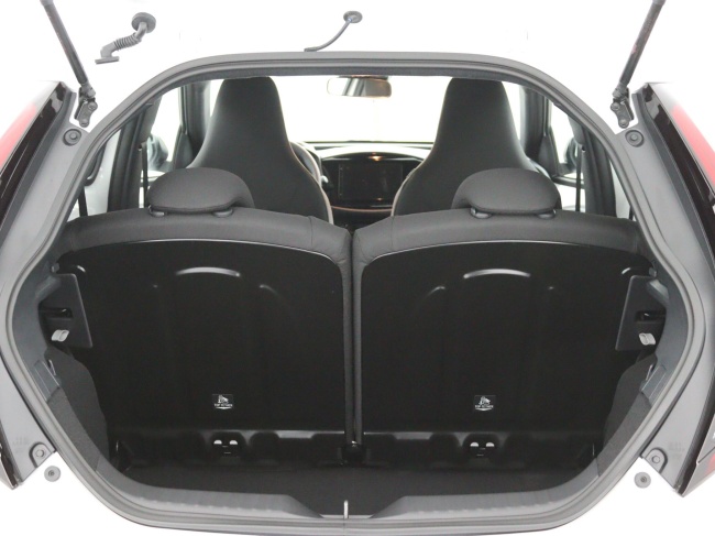 Toyota Aygo X - Hybrid 115 play