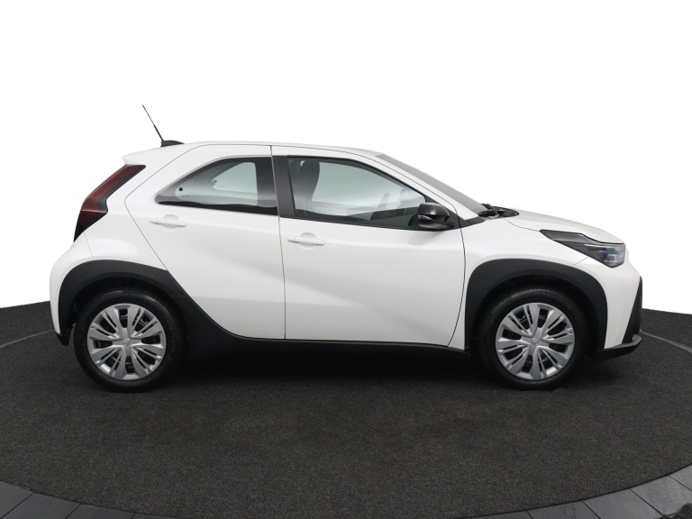 Toyota Aygo X - Hybrid 115 play 6