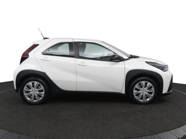 Toyota Aygo X - Hybrid 115 play