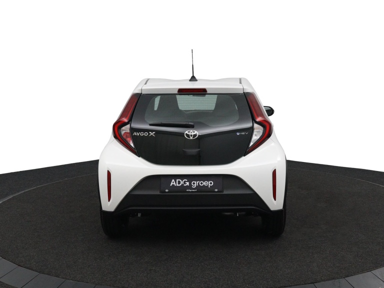 Toyota Aygo X - Hybrid 115 play 8