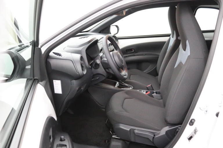 Toyota Aygo X - Hybrid 115 play 9