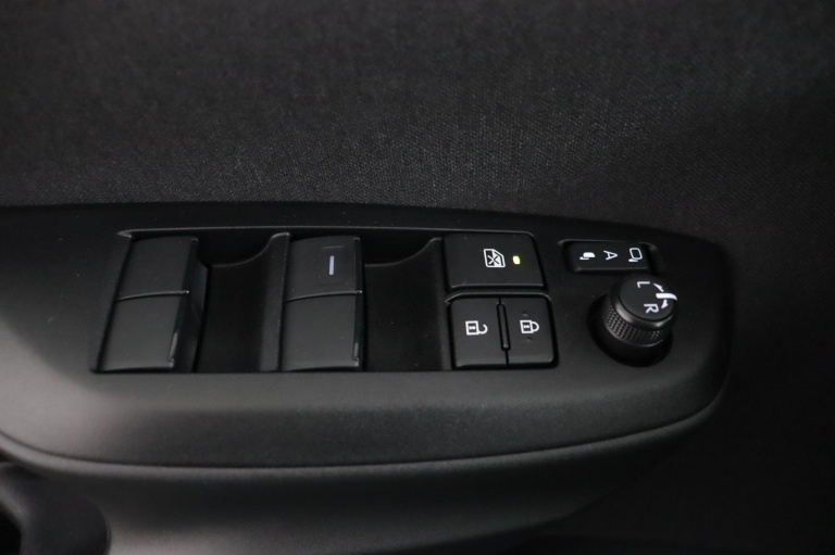 Toyota Yaris - 1.5 Hybrid 115 Dynamic 29