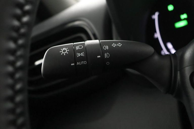 Toyota Yaris - 1.5 Hybrid 115 Dynamic 31