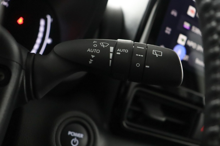 Toyota Yaris - 1.5 Hybrid 115 Dynamic 32