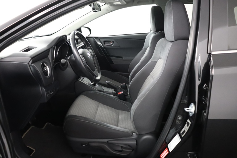 Toyota Auris - 1.8 Hybrid Executive 17